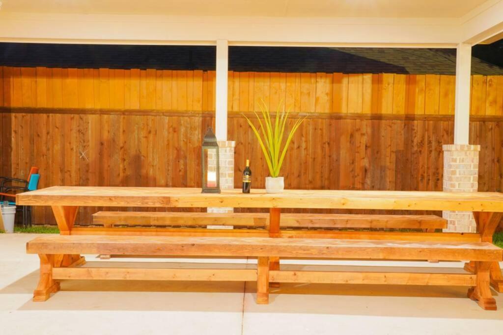 Dallas 4Br Large Yard W Hot Tub , Fire Pit And Basketball Hoop Exterior photo