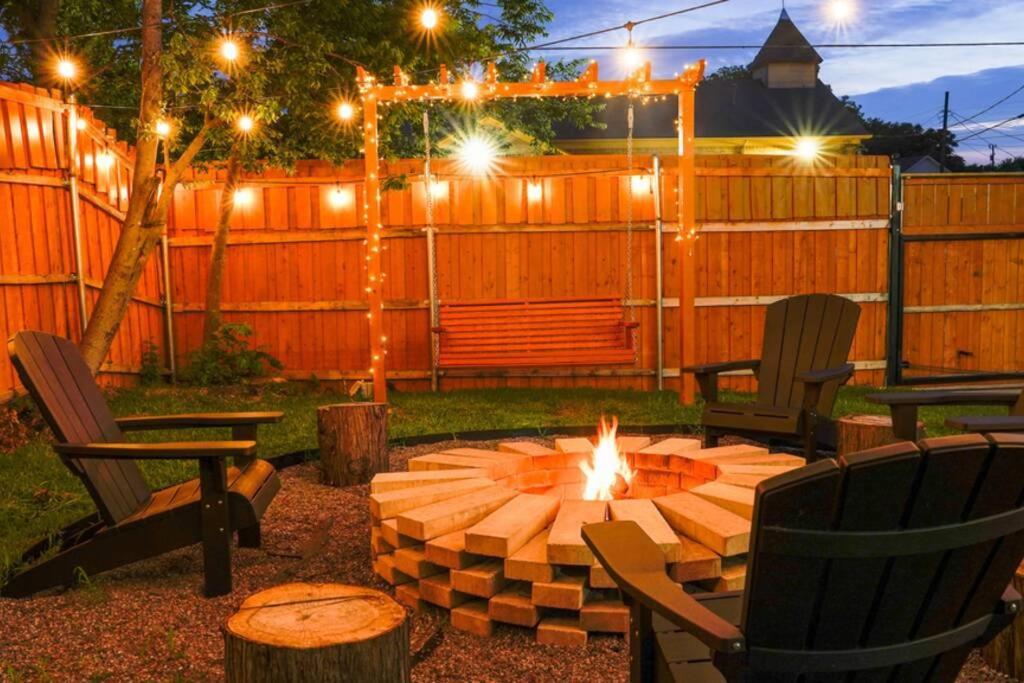Dallas 4Br Large Yard W Hot Tub , Fire Pit And Basketball Hoop Exterior photo